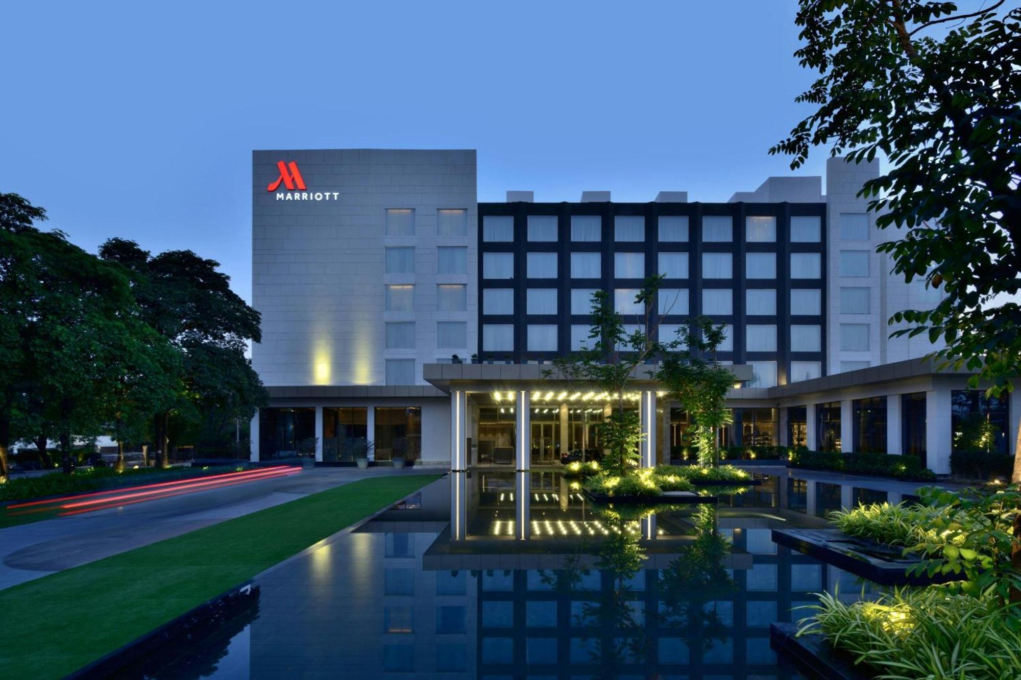 Indore Marriott Hotel Bagian luar foto